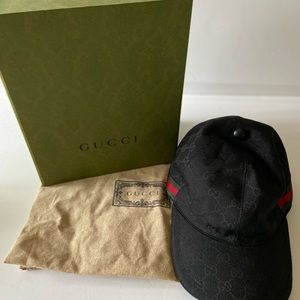 Authentic Gucci monogram black hat - Excellent condition